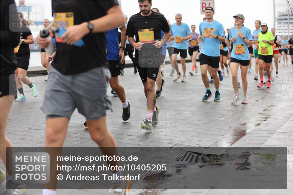 13.09.2026 - Kiel Lauf Andreas Tolksdorf http://msf.ph/oto/10405205 13.09.2026 11:06:26 Kiellinie 42969, 38, 7160, 7725, 1225, 4583 meine-sportfotos.de