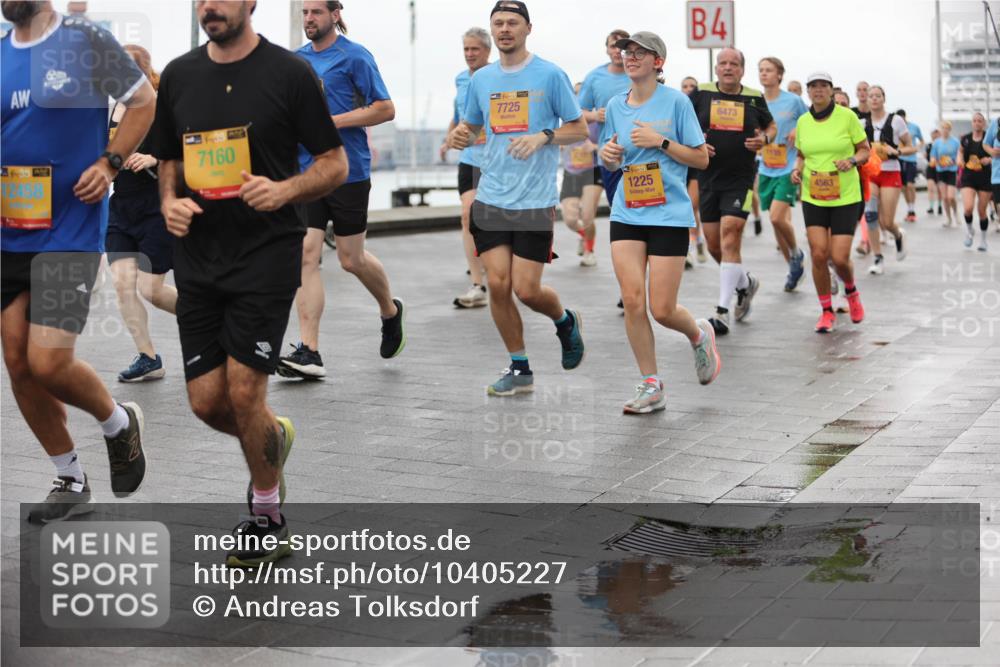 13.09.2026 - Kiel Lauf Andreas Tolksdorf http://msf.ph/oto/10405227 13.09.2026 11:06:27 Kiellinie 12458, 7725, 7160, 4, 6473, 38, 1225, 4563 meine-sportfotos.de