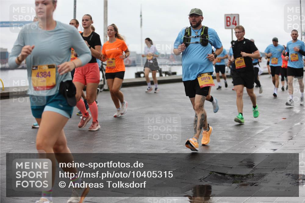 13.09.2026 - Kiel Lauf Andreas Tolksdorf http://msf.ph/oto/10405315 13.09.2026 11:06:32 Kiellinie 4384, 4996, 4, 5919, 10403, 2294 meine-sportfotos.de