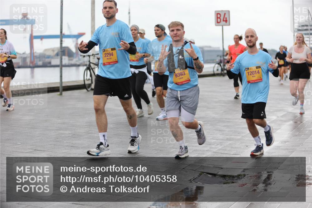 13.09.2026 - Kiel Lauf Andreas Tolksdorf http://msf.ph/oto/10405358 13.09.2026 11:06:35 Kiellinie 49, 2294, 9393, 4, 39, 12014 meine-sportfotos.de