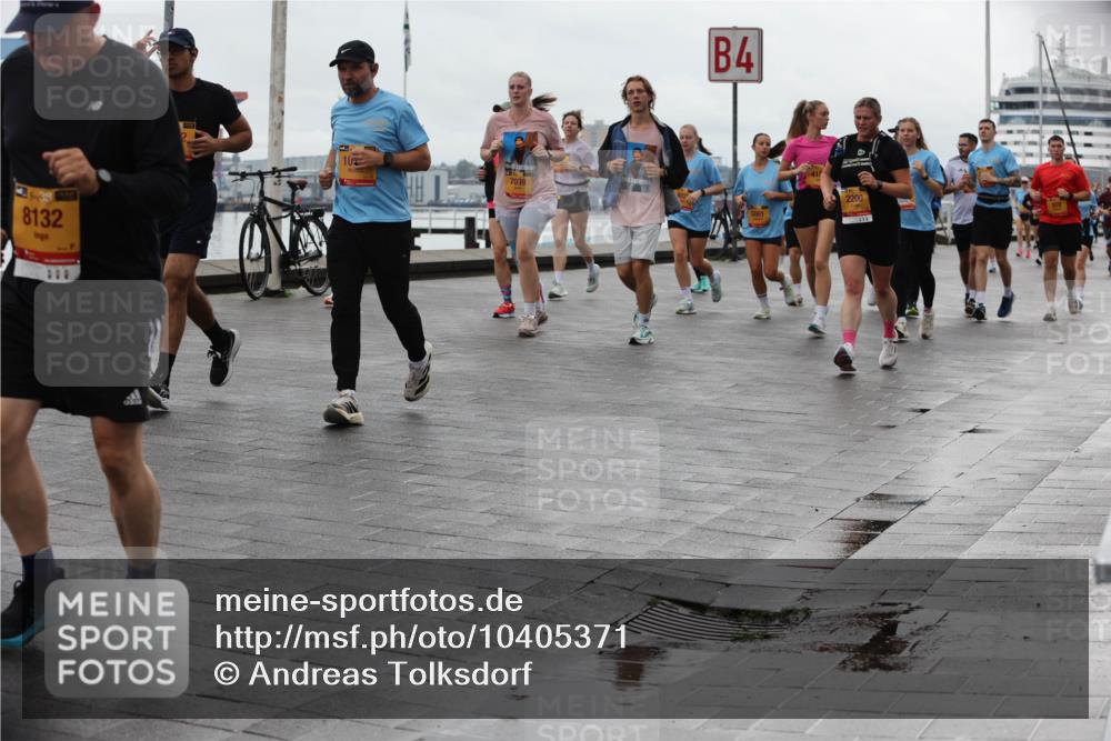 13.09.2026 - Kiel Lauf Andreas Tolksdorf http://msf.ph/oto/10405371 13.09.2026 11:06:49 Kiellinie 8132, 7039, 4, 2200 meine-sportfotos.de