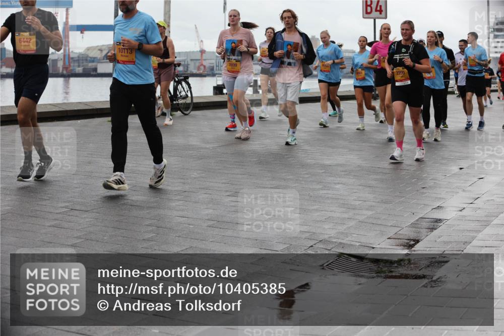 13.09.2026 - Kiel Lauf Andreas Tolksdorf http://msf.ph/oto/10405385 13.09.2026 11:06:50 Kiellinie 6442, 10113, 7039, 4, 2200 meine-sportfotos.de