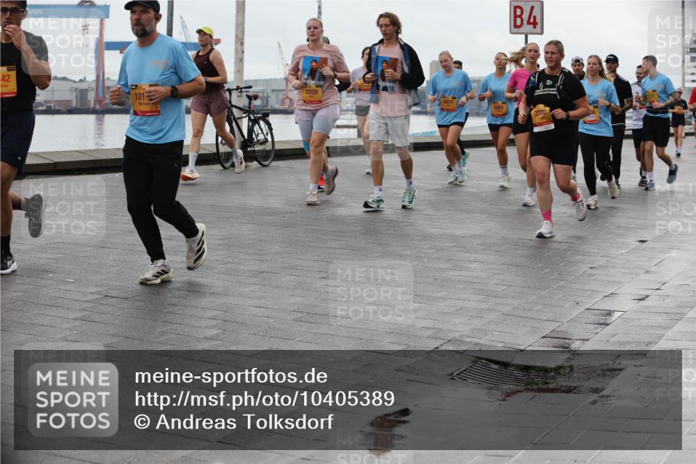 13.09.2026 - Kiel Lauf Andreas Tolksdorf http://msf.ph/oto/10405389 13.09.2026 11:06:50 Kiellinie 42, 38, 7039, 101, 8077, 4, 6861, 2200 meine-sportfotos.de