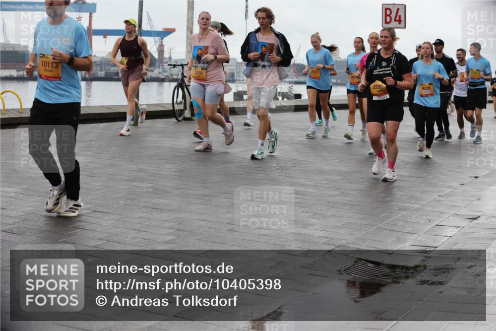13.09.2026 - Kiel Lauf Andreas Tolksdorf http://msf.ph/oto/10405398 13.09.2026 11:06:50 Kiellinie 10113, 8077, 7039, 2200, 4, 8239 meine-sportfotos.de