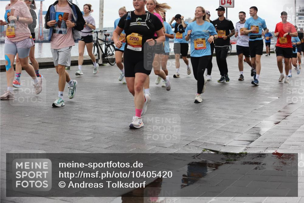 13.09.2026 - Kiel Lauf Andreas Tolksdorf http://msf.ph/oto/10405420 13.09.2026 11:06:52 Kiellinie 7039, 3077, 2200, 000, 6765, 8239, 4, 10400, 559 meine-sportfotos.de