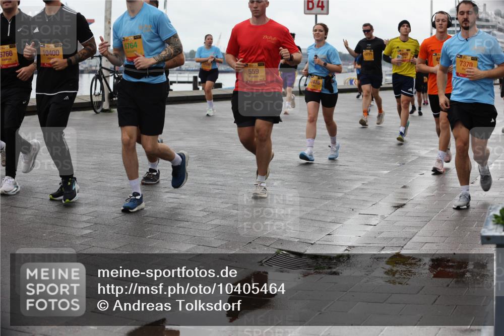 13.09.2026 - Kiel Lauf Andreas Tolksdorf http://msf.ph/oto/10405464 13.09.2026 11:06:55 Kiellinie 39, 6766, 39, 10400, 38, 6764, 54, 38, 559, 12476, 5865, 12771, 45, 7370 meine-sportfotos.de