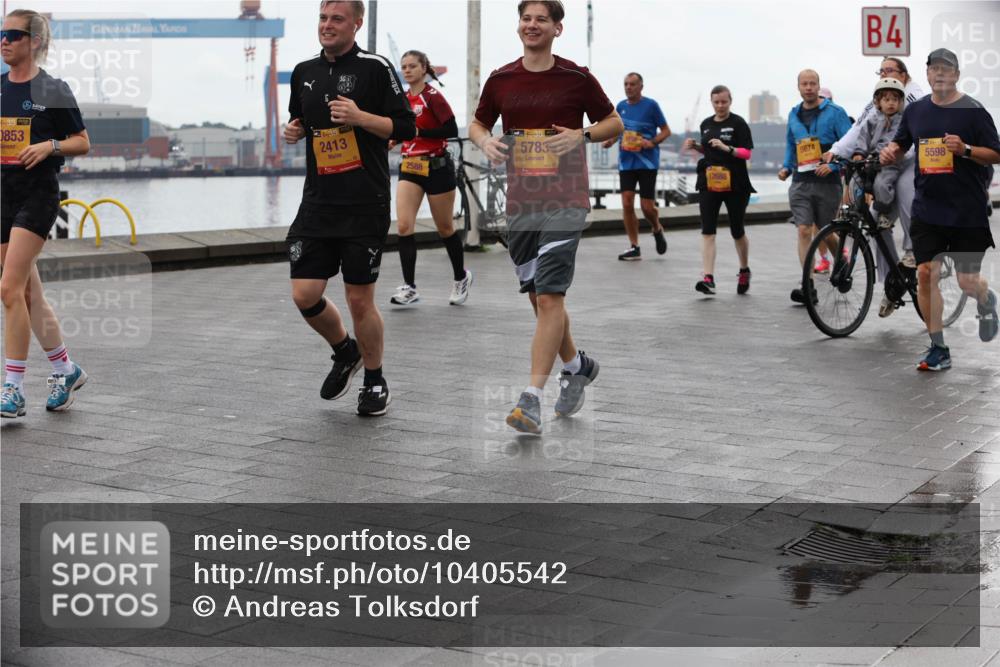 13.09.2026 - Kiel Lauf Andreas Tolksdorf http://msf.ph/oto/10405542 13.09.2026 11:07:02 Kiellinie 38, 0853, 2413, 4, 5783, 2588, 5674, 5598, 12688 meine-sportfotos.de