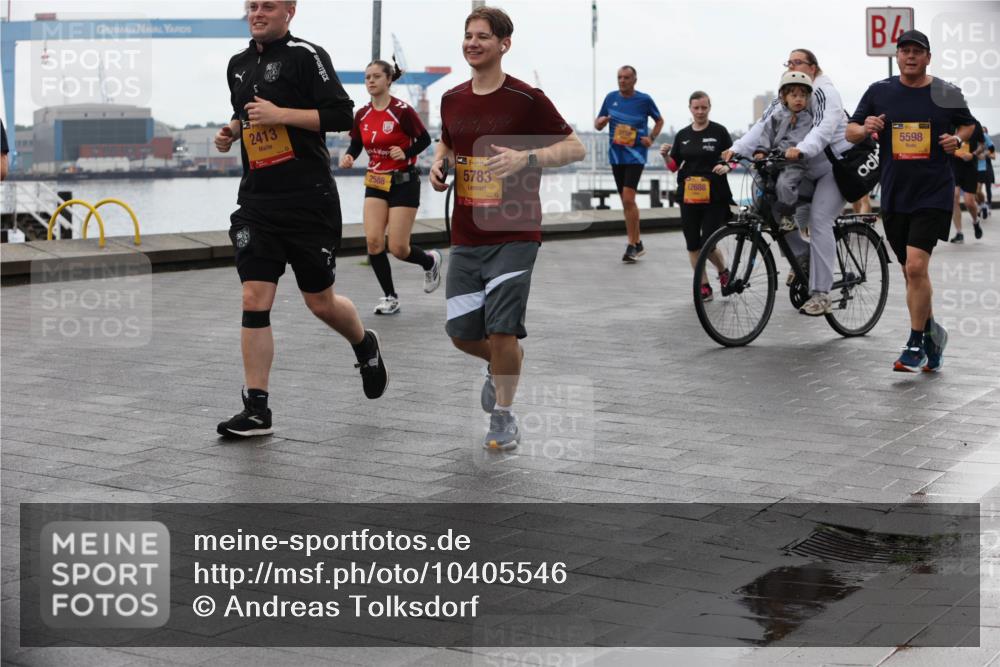 13.09.2026 - Kiel Lauf Andreas Tolksdorf http://msf.ph/oto/10405546 13.09.2026 11:07:02 Kiellinie 2413, 2588, 39, 5783, 12688, 5598 meine-sportfotos.de