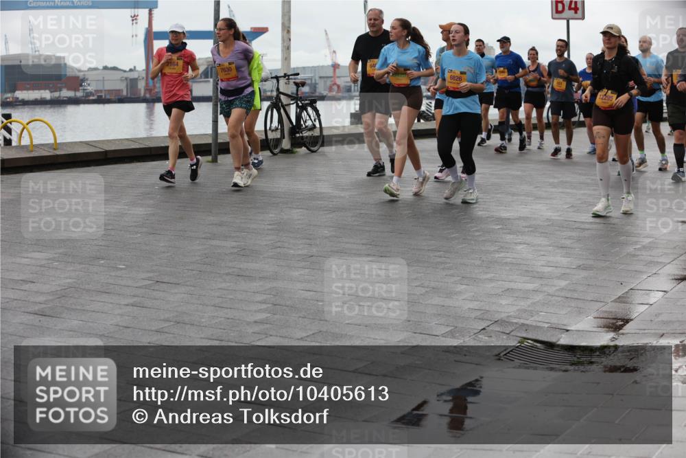 13.09.2026 - Kiel Lauf Andreas Tolksdorf http://msf.ph/oto/10405613 13.09.2026 11:07:07 Kiellinie 38, 2164, 7630, 54, 6826, 12295, 41 meine-sportfotos.de