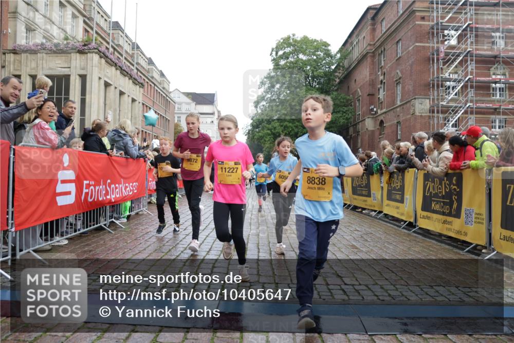 13.09.2026 - Kiel Lauf Yannick Fuchs http://msf.ph/oto/10405647 13.09.2026 08:57:34 Ziel 160, 406, 700, 1051, 1546, 1769, 2128, 2129, 2439, 4382, 4834, 5006, 5984, 6459, 7478, 7547, 7715, 9062, 9324, 9579, 10428, 10876, 11356, 2129, 2384, 3382, 3665, 4908, 5003, 5340, 5719, 5809, 7752, 8341, 9542, 10321, 10892, 11495, 11558, 12215, 12455, 12512, 57, 689, 1520, 1714, 2326, 3020, 3359, 3375, 3691, 4182, 4185, 4321, 4383, 5093, 5219, 5244, 5666, 5733, 5762, 5765, 5895, 6056, 7058, 7604, 7608, 7609, 8668, 8838, 9870, 9872, 10847, 10889, 11227, 81, 2384 meine-sportfotos.de