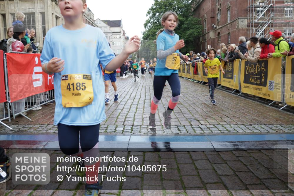 13.09.2026 - Kiel Lauf Yannick Fuchs http://msf.ph/oto/10405675 13.09.2026 08:57:36 Ziel 160, 406, 689, 1051, 1546, 1714, 1769, 2439, 4382, 4383, 4834, 5006, 5244, 5762, 5765, 5984, 6459, 7478, 7547, 7608, 7715, 9062, 9324, 9579, 10428, 10876, 11176, 11356, 700, 2128, 2129, 2384, 3382, 3665, 5003, 5340, 5719, 5809, 7478, 7752, 8341, 9542, 10321, 10892, 11558, 12215, 12455, 12512, 57, 1520, 2326, 2964, 3020, 3359, 3375, 3691, 4182, 4185, 4321, 5093, 5219, 5666, 5733, 5895, 6056, 7058, 7604, 7609, 8668, 8838, 9582, 9870, 9872, 10847, 10889, 11227, 81, 2384 meine-sportfotos.de