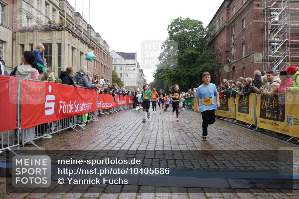 13.09.2026 - Kiel Lauf Yannick Fuchs http://msf.ph/oto/10405686 13.09.2026 08:57:38 Ziel 160, 406, 689, 1051, 1546, 1714, 1769, 2439, 3359, 3375, 4321, 4382, 4383, 5006, 5219, 5244, 5762, 5765, 5984, 6459, 7547, 7608, 7609, 7715, 9062, 9324, 9579, 10428, 10876, 11176, 11356, 700, 1769, 2128, 2129, 3382, 3665, 4834, 5003, 5340, 5719, 5809, 7478, 8341, 9542, 10321, 10892, 12215, 12512, 57, 1520, 2326, 2964, 3020, 3691, 4025, 4182, 4185, 5093, 5666, 5733, 5895, 6056, 7058, 7604, 8668, 8674, 8675, 8682, 8838, 9085, 9582, 9870, 9872, 10847, 10889, 11227, 2384 meine-sportfotos.de