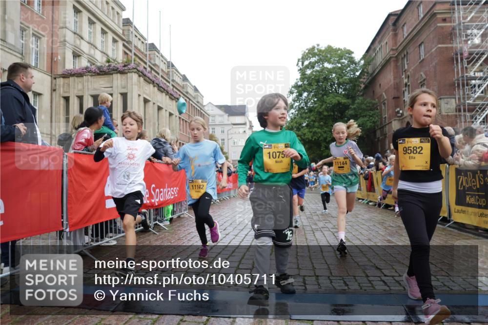 13.09.2026 - Kiel Lauf Yannick Fuchs http://msf.ph/oto/10405711 13.09.2026 08:57:40 Ziel 160, 406, 689, 1051, 1520, 1546, 1714, 2439, 3359, 3375, 4182, 4321, 4382, 4383, 5006, 5219, 5244, 5733, 5762, 5765, 5984, 6459, 7547, 7608, 7609, 7715, 9062, 9324, 9579, 10428, 10876, 11176, 11356, 700, 1546, 1769, 2128, 2129, 3382, 4834, 5003, 5719, 5809, 5984, 7478, 7715, 8341, 9542, 10321, 10892, 12215, 12512, 57, 2326, 2964, 3020, 3691, 3891, 4025, 4185, 5093, 5666, 5895, 6056, 7058, 7604, 8668, 8674, 8675, 8682, 8838, 9085, 9582, 9870, 9872, 10847, 10889, 11227, 2384 meine-sportfotos.de