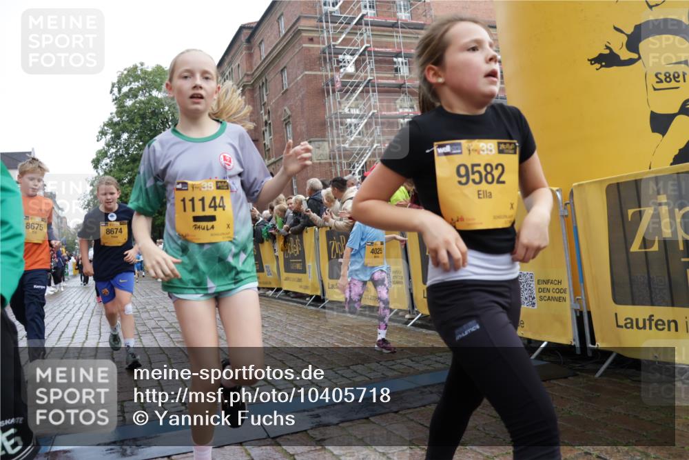 13.09.2026 - Kiel Lauf Yannick Fuchs http://msf.ph/oto/10405718 13.09.2026 08:57:41 Ziel 160, 406, 689, 1051, 1520, 1714, 2439, 3359, 3375, 3691, 4182, 4321, 4382, 4383, 5006, 5219, 5244, 5733, 5762, 5765, 6459, 7547, 7608, 7609, 9062, 9324, 9579, 10428, 10876, 11176, 11356, 700, 1546, 1769, 2128, 2129, 3382, 4834, 5003, 5719, 5809, 5984, 7478, 7715, 8341, 9542, 10321, 10876, 10892, 12512, 57, 1791, 2326, 2964, 3020, 3891, 4025, 4185, 5093, 5666, 5895, 6056, 7058, 7604, 8668, 8674, 8675, 8682, 8838, 9085, 9582, 9870, 9872, 10847, 10889, 11227, 2384 meine-sportfotos.de