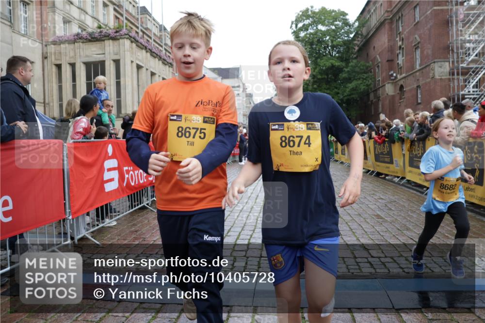 13.09.2026 - Kiel Lauf Yannick Fuchs http://msf.ph/oto/10405728 13.09.2026 08:57:42 Ziel 160, 406, 689, 1051, 1520, 1714, 2439, 3359, 3375, 3691, 4182, 4321, 4382, 4383, 5006, 5219, 5244, 5733, 5762, 5765, 6459, 7058, 7547, 7608, 7609, 9062, 9324, 9579, 10428, 11176, 11356, 11640, 160, 700, 1546, 1769, 2128, 2129, 3382, 4834, 5003, 5809, 5984, 6459, 7478, 7715, 8341, 9062, 9542, 10321, 10876, 10892, 12512, 57, 1791, 2326, 2964, 3020, 3891, 4025, 4185, 5093, 5666, 5895, 6056, 7604, 8668, 8674, 8675, 8682, 8838, 9085, 9582, 9870, 9872, 10847, 10889, 11227, 2384 meine-sportfotos.de