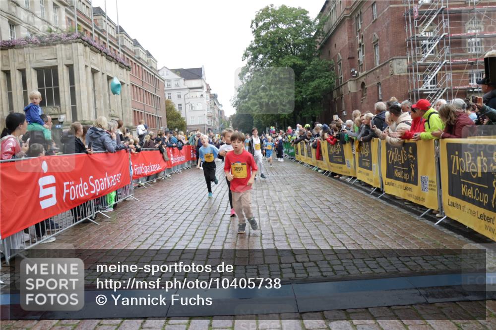 13.09.2026 - Kiel Lauf Yannick Fuchs http://msf.ph/oto/10405738 13.09.2026 08:57:43 Ziel 406, 689, 1051, 1520, 1714, 2439, 3359, 3375, 3691, 4182, 4321, 4382, 4383, 5006, 5219, 5244, 5733, 5762, 5765, 7058, 7547, 7608, 7609, 9324, 9579, 9870, 10428, 11176, 11356, 11640, 12157, 160, 700, 1546, 1769, 2128, 2129, 3382, 4834, 5006, 5809, 5984, 6459, 7478, 7715, 8341, 9062, 9542, 10321, 10876, 10892, 11356, 12512, 57, 1791, 2326, 2964, 3020, 3891, 4025, 4185, 5093, 5666, 5895, 6056, 7604, 8668, 8674, 8675, 8682, 8838, 9085, 9582, 9872, 10847, 10889, 11227, 2384 meine-sportfotos.de