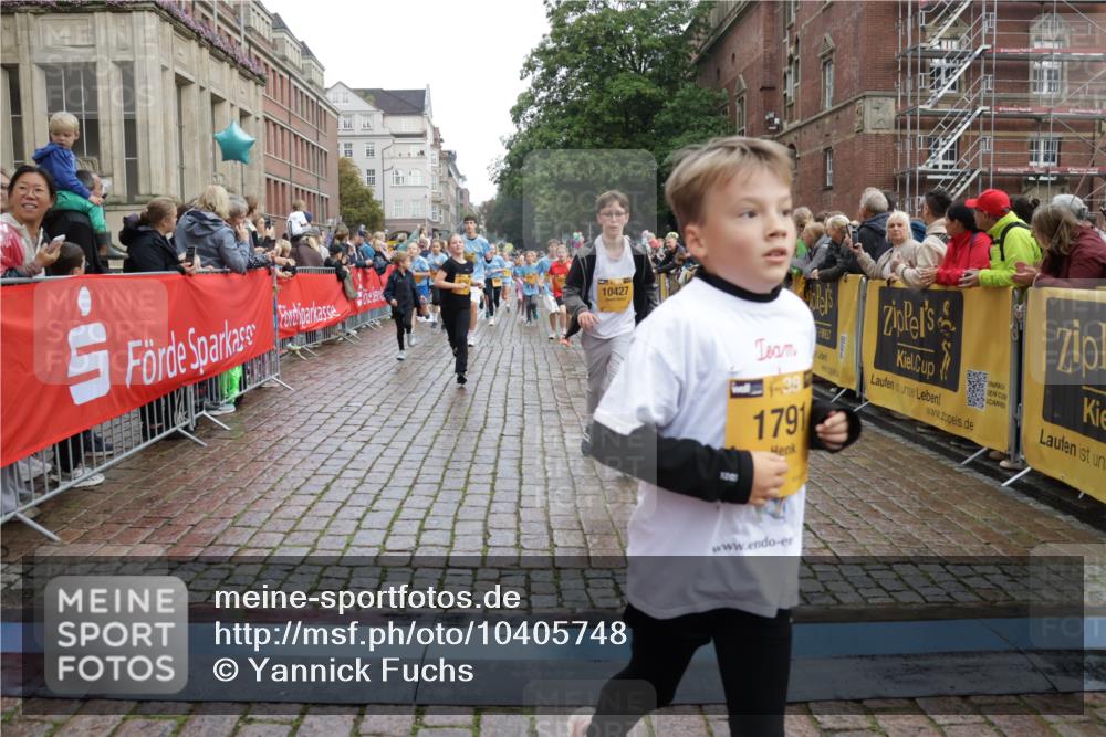 13.09.2026 - Kiel Lauf Yannick Fuchs http://msf.ph/oto/10405748 13.09.2026 08:57:46 Ziel 406, 689, 1051, 1520, 1714, 2439, 3020, 3359, 3375, 3691, 4182, 4321, 4382, 4383, 5219, 5244, 5666, 5733, 5762, 5765, 5895, 6056, 7058, 7547, 7604, 7608, 7609, 8668, 8838, 9324, 9870, 9872, 10428, 10847, 10889, 11176, 11227, 11640, 11860, 12157, 160, 406, 700, 1546, 1769, 2128, 2129, 3382, 4834, 5006, 5984, 6459, 7478, 7715, 9062, 9579, 10321, 10876, 10892, 11356, 12512, 57, 1462, 1791, 2326, 2964, 3567, 3891, 4025, 4185, 5093, 8674, 8675, 8682, 9085, 9582 meine-sportfotos.de