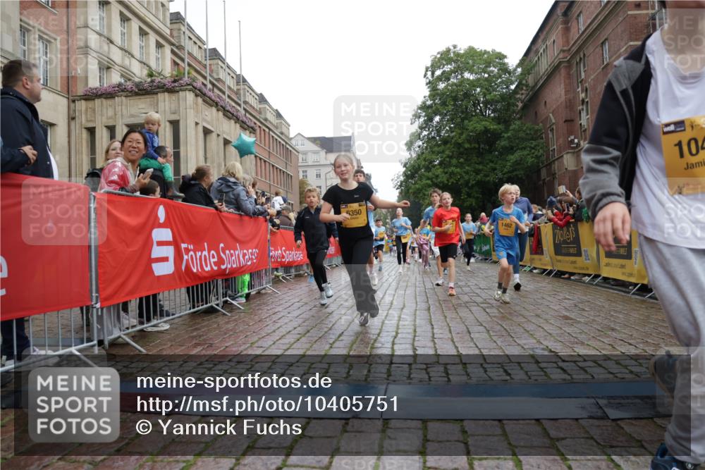 13.09.2026 - Kiel Lauf Yannick Fuchs http://msf.ph/oto/10405751 13.09.2026 08:57:47 Ziel 57, 689, 1051, 1520, 1714, 2439, 3020, 3359, 3375, 3691, 4182, 4185, 4321, 4382, 4383, 5219, 5244, 5666, 5733, 5762, 5765, 5895, 6056, 7058, 7547, 7604, 7608, 7609, 8668, 8838, 9324, 9870, 9872, 10428, 10847, 10889, 11176, 11227, 11339, 11640, 11860, 12157, 160, 406, 700, 1051, 1546, 1769, 2128, 2129, 3382, 4834, 5006, 5984, 6459, 7478, 7715, 9062, 9579, 10321, 10876, 10892, 11356, 1462, 1791, 2326, 2964, 3567, 3891, 4025, 5093, 8674, 8675, 8682, 9085, 9582 meine-sportfotos.de