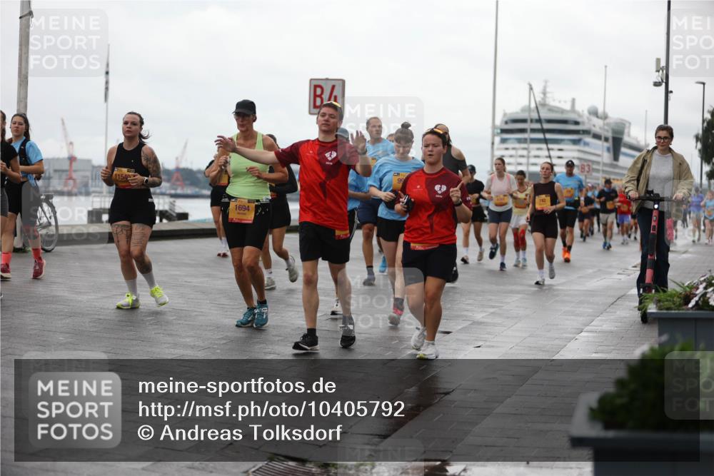 13.09.2026 - Kiel Lauf Andreas Tolksdorf http://msf.ph/oto/10405792 13.09.2026 11:07:29 Kiellinie 1694, 4, 99, 1024, 742 meine-sportfotos.de