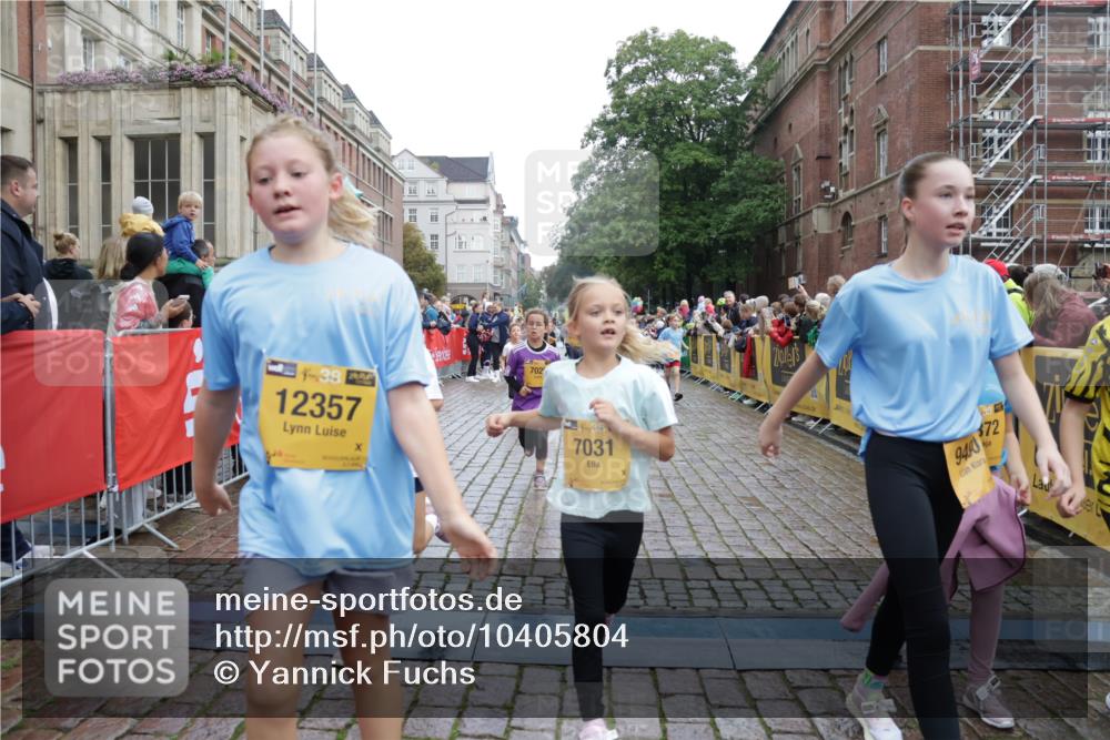 13.09.2026 - Kiel Lauf Yannick Fuchs http://msf.ph/oto/10405804 13.09.2026 08:57:53 Ziel 57, 1520, 2326, 2964, 3020, 3375, 3691, 4025, 4182, 4185, 5093, 5666, 5733, 5895, 6056, 7058, 7604, 7609, 8668, 8674, 8675, 8682, 8838, 9085, 9582, 9870, 9872, 10757, 10847, 10889, 11142, 11144, 11227, 11339, 11640, 11860, 12157, 160, 406, 689, 700, 1051, 1546, 1714, 1769, 2128, 2129, 2439, 3359, 3375, 3382, 4321, 4382, 4383, 4834, 5006, 5219, 5244, 5762, 5765, 5984, 6459, 7478, 7547, 7608, 7609, 7715, 9062, 9324, 9579, 10876, 10892, 11356, 1462, 1791, 2908, 3567, 3891 meine-sportfotos.de