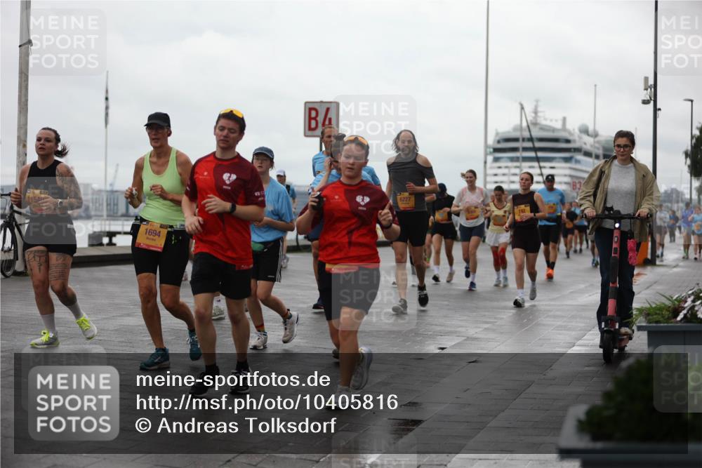 13.09.2026 - Kiel Lauf Andreas Tolksdorf http://msf.ph/oto/10405816 13.09.2026 11:07:29 Kiellinie 1694, 2036, 3036, 6227, 742 meine-sportfotos.de