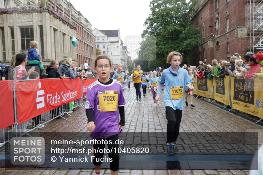 13.09.2026 - Kiel Lauf Yannick Fuchs http://msf.ph/oto/10405820 13.09.2026 08:57:54 Ziel 57, 1520, 2326, 2964, 3020, 3691, 4025, 4182, 4185, 5093, 5666, 5733, 5895, 6056, 7058, 7604, 8668, 8674, 8675, 8682, 8838, 9085, 9582, 9870, 9872, 10757, 10847, 10889, 11142, 11144, 11227, 11339, 11640, 11860, 12157, 160, 406, 689, 700, 1051, 1546, 1714, 1769, 2128, 2129, 2439, 3359, 3375, 3382, 4182, 4321, 4382, 4383, 4834, 5006, 5219, 5244, 5762, 5765, 5984, 6459, 7478, 7547, 7608, 7609, 7715, 9062, 9324, 9579, 10876, 10892, 11356, 734, 1462, 1791, 2908, 3567, 3891 meine-sportfotos.de