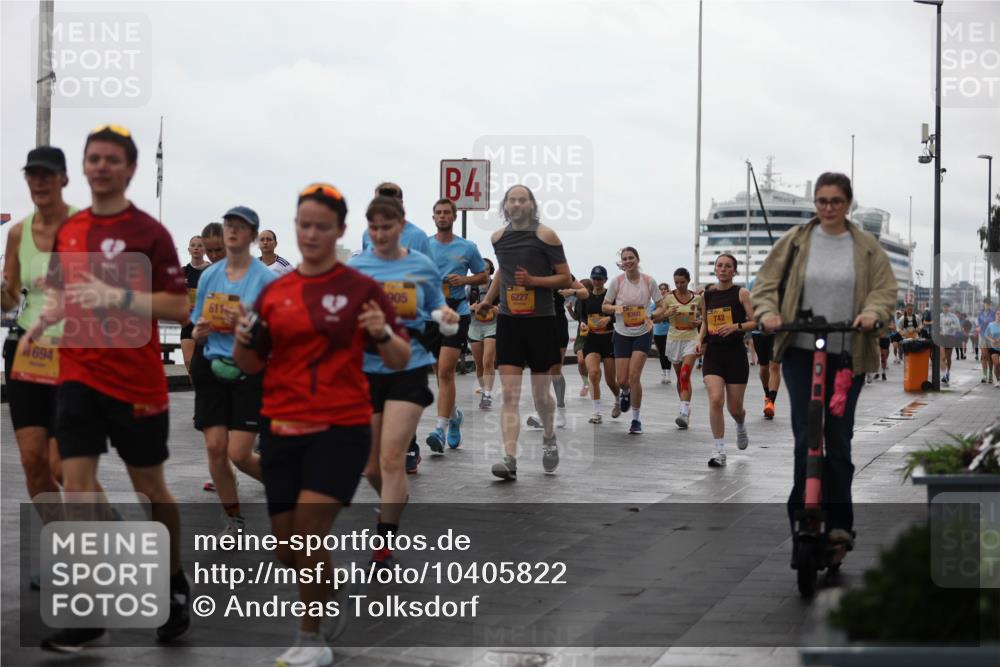 13.09.2026 - Kiel Lauf Andreas Tolksdorf http://msf.ph/oto/10405822 13.09.2026 11:07:30 Kiellinie 694, 611, 905, 4, 6227, 8360, 742 meine-sportfotos.de