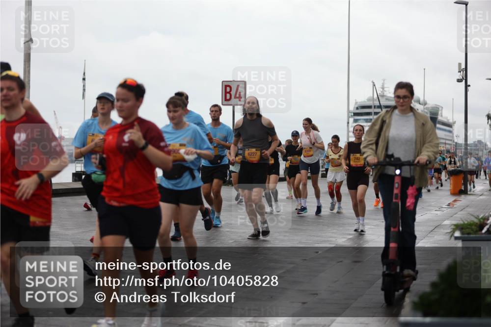 13.09.2026 - Kiel Lauf Andreas Tolksdorf http://msf.ph/oto/10405828 13.09.2026 11:07:30 Kiellinie 4, 6227, 8360, 742 meine-sportfotos.de