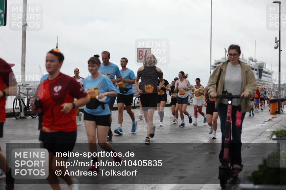 13.09.2026 - Kiel Lauf Andreas Tolksdorf http://msf.ph/oto/10405835 13.09.2026 11:07:31 Kiellinie 905, 613, 6227, 8360 meine-sportfotos.de