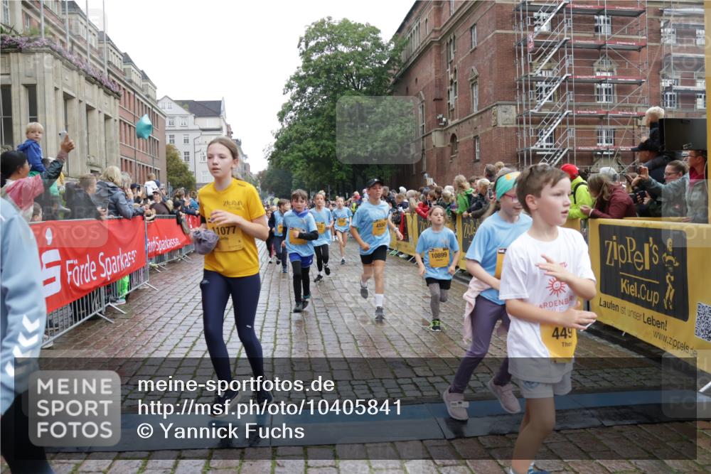 13.09.2026 - Kiel Lauf Yannick Fuchs http://msf.ph/oto/10405841 13.09.2026 08:57:57 Ziel 57, 1791, 2326, 2964, 3020, 3891, 4025, 4185, 5093, 5666, 5895, 6056, 6984, 7058, 7604, 8668, 8674, 8675, 8682, 8838, 9085, 9582, 9870, 9872, 10757, 10847, 10889, 11142, 11144, 11227, 11339, 11640, 11860, 12157, 160, 406, 689, 700, 1051, 1520, 1546, 1714, 1769, 2128, 2129, 2439, 3359, 3375, 3691, 4182, 4321, 4382, 4383, 4834, 5006, 5219, 5244, 5733, 5762, 5765, 5984, 6459, 7058, 7478, 7547, 7608, 7609, 7715, 9062, 9324, 9579, 10876, 11356, 734, 1462, 2908, 3567 meine-sportfotos.de
