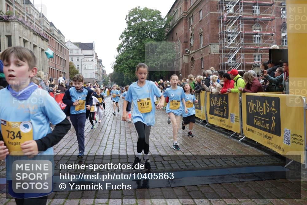 13.09.2026 - Kiel Lauf Yannick Fuchs http://msf.ph/oto/10405863 13.09.2026 08:57:59 Ziel 57, 1462, 1791, 2326, 2964, 3020, 3891, 4025, 4185, 5093, 5666, 5895, 6056, 6350, 6984, 7604, 8668, 8674, 8675, 8682, 8838, 9085, 9582, 9872, 10350, 10427, 10757, 10847, 10889, 11142, 11144, 11227, 11339, 11860, 160, 406, 689, 700, 1051, 1520, 1546, 1714, 1769, 2128, 2129, 2439, 3359, 3375, 3691, 4182, 4321, 4382, 4383, 4834, 5006, 5219, 5244, 5733, 5762, 5765, 5895, 5984, 6459, 7058, 7478, 7547, 7604, 7608, 7609, 7715, 8668, 9062, 9324, 9579, 10876, 11356, 734, 2908, 3567 meine-sportfotos.de
