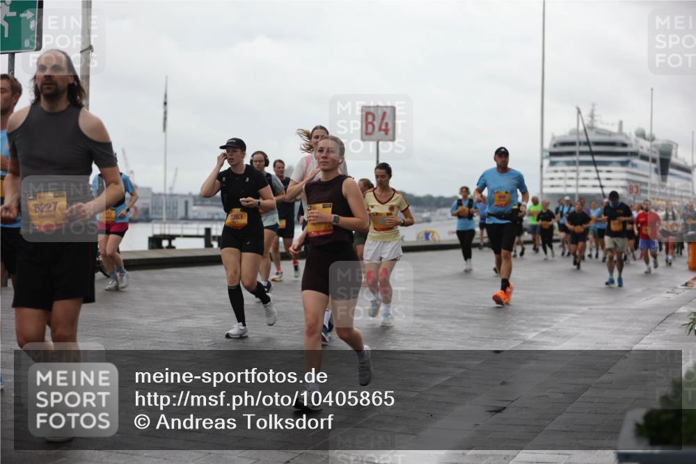13.09.2026 - Kiel Lauf Andreas Tolksdorf http://msf.ph/oto/10405865 13.09.2026 11:07:33 Kiellinie 39, 6227, 363, 4 meine-sportfotos.de