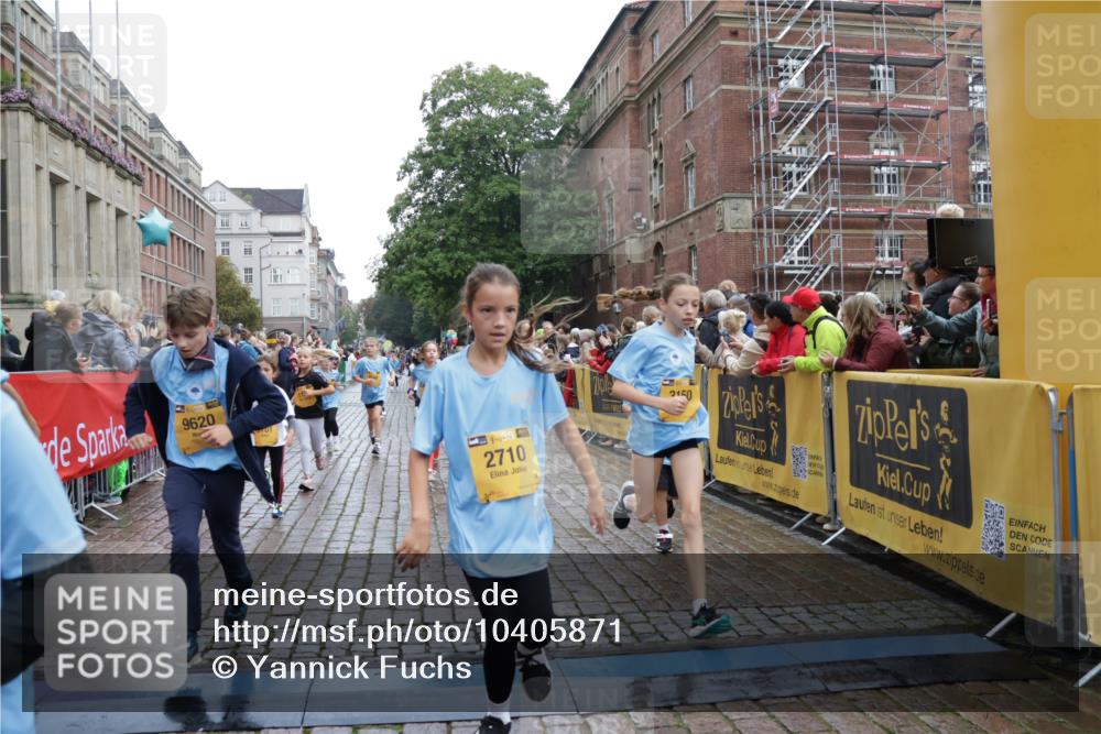 13.09.2026 - Kiel Lauf Yannick Fuchs http://msf.ph/oto/10405871 13.09.2026 08:58:00 Ziel 57, 1462, 1791, 2326, 2964, 3020, 3567, 3891, 4025, 4185, 4995, 5093, 5666, 6056, 6350, 6984, 7812, 8674, 8675, 8682, 8838, 9085, 9582, 9872, 10350, 10427, 10757, 10847, 11142, 11144, 11227, 11339, 11860, 160, 406, 689, 700, 1051, 1520, 1546, 1714, 1769, 2128, 2439, 3020, 3359, 3375, 3691, 4182, 4321, 4382, 4383, 4834, 5006, 5219, 5244, 5666, 5733, 5762, 5765, 5895, 5984, 6459, 7058, 7478, 7547, 7604, 7608, 7609, 7715, 8668, 9062, 9324, 9579, 10876, 11356, 734, 2908 meine-sportfotos.de