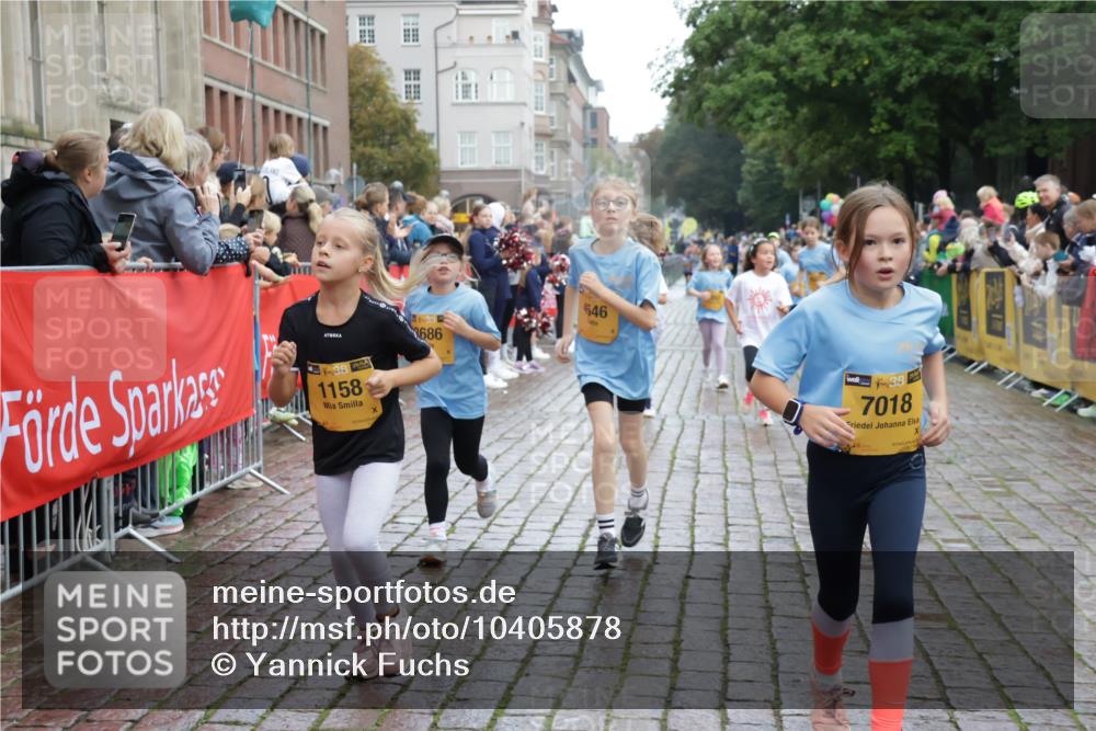 13.09.2026 - Kiel Lauf Yannick Fuchs http://msf.ph/oto/10405878 13.09.2026 08:58:01 Ziel 57, 1462, 1791, 2326, 2964, 3567, 3891, 4025, 4185, 4995, 5093, 6056, 6350, 6984, 7574, 7812, 8674, 8675, 8682, 9085, 9582, 9872, 10350, 10427, 10566, 10757, 10847, 11142, 11144, 11339, 11860, 160, 406, 689, 1051, 1520, 1546, 1714, 1769, 2439, 3020, 3359, 3375, 3691, 4182, 4321, 4382, 4383, 4834, 5006, 5219, 5244, 5666, 5733, 5762, 5765, 5895, 5984, 6056, 6459, 7058, 7478, 7547, 7604, 7608, 7609, 7715, 8668, 9062, 9324, 9579, 10876, 11356, 734, 2908 meine-sportfotos.de