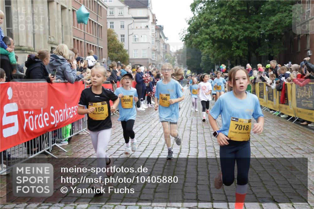 13.09.2026 - Kiel Lauf Yannick Fuchs http://msf.ph/oto/10405880 13.09.2026 08:58:01 Ziel 57, 1462, 1791, 2326, 2964, 3567, 3891, 4025, 4185, 4995, 5093, 6056, 6350, 6984, 7574, 7812, 8674, 8675, 8682, 9085, 9582, 9872, 10350, 10427, 10566, 10757, 10847, 11142, 11144, 11339, 11860, 160, 406, 689, 1051, 1520, 1546, 1714, 1769, 2439, 3020, 3359, 3375, 3691, 4182, 4321, 4382, 4383, 4834, 5006, 5219, 5244, 5666, 5733, 5762, 5765, 5895, 5984, 6056, 6459, 7058, 7478, 7547, 7604, 7608, 7609, 7715, 8668, 9062, 9324, 9579, 10876, 11356, 734, 2908 meine-sportfotos.de