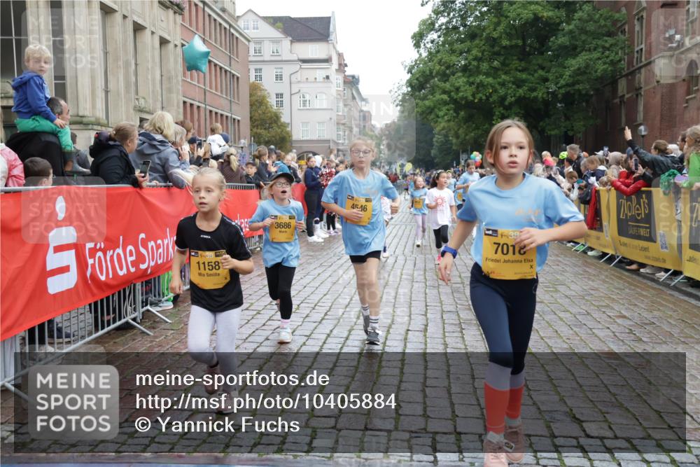 13.09.2026 - Kiel Lauf Yannick Fuchs http://msf.ph/oto/10405884 13.09.2026 08:58:01 Ziel 57, 1462, 1791, 2326, 2964, 3567, 3891, 4025, 4185, 4995, 5093, 6056, 6350, 6984, 7574, 7812, 8674, 8675, 8682, 9085, 9582, 9872, 10350, 10427, 10566, 10757, 10847, 11142, 11144, 11339, 11860, 160, 406, 689, 1051, 1520, 1546, 1714, 1769, 2439, 3020, 3359, 3375, 3691, 4182, 4321, 4382, 4383, 4834, 5006, 5219, 5244, 5666, 5733, 5762, 5765, 5895, 5984, 6056, 6459, 7058, 7478, 7547, 7604, 7608, 7609, 7715, 8668, 9062, 9324, 9579, 10876, 11356, 734, 2908 meine-sportfotos.de