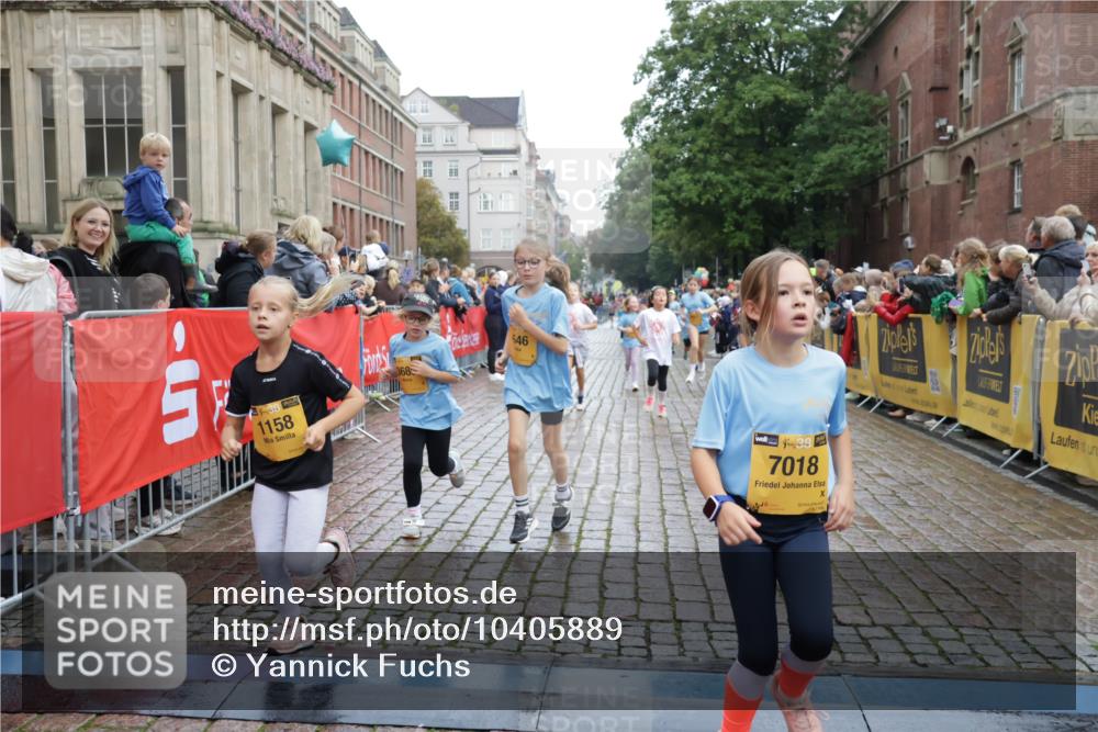 13.09.2026 - Kiel Lauf Yannick Fuchs http://msf.ph/oto/10405889 13.09.2026 08:58:02 Ziel 57, 1462, 1791, 2326, 2964, 3567, 3891, 4025, 4185, 4995, 5093, 6350, 6984, 7574, 7576, 7812, 8674, 8675, 8682, 9085, 9097, 9582, 10350, 10427, 10566, 10757, 11142, 11144, 11339, 57, 160, 406, 689, 1051, 1520, 1546, 1714, 1769, 2439, 3020, 3359, 3375, 3691, 4182, 4185, 4321, 4382, 4383, 4834, 5006, 5219, 5244, 5666, 5733, 5762, 5765, 5895, 5984, 6056, 6459, 7058, 7547, 7604, 7608, 7609, 7715, 8668, 9062, 9324, 9579, 10876, 11356, 734, 2908 meine-sportfotos.de
