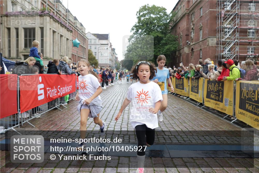 13.09.2026 - Kiel Lauf Yannick Fuchs http://msf.ph/oto/10405927 13.09.2026 08:58:05 Ziel 1462, 1791, 2908, 2964, 3567, 3891, 4025, 4995, 4999, 5005, 6350, 6984, 7026, 7031, 7574, 7576, 7812, 8674, 8675, 8682, 9085, 9097, 9372, 9490, 9582, 10350, 10427, 10566, 10757, 11142, 11144, 11638, 12216, 12357, 57, 160, 406, 689, 1051, 1520, 1546, 1714, 2326, 2439, 2964, 3020, 3359, 3375, 3691, 4182, 4185, 4321, 4382, 4383, 5006, 5093, 5219, 5244, 5666, 5733, 5762, 5765, 5895, 5984, 6056, 6459, 7058, 7547, 7604, 7608, 7609, 7715, 8668, 9062, 9324, 9579, 10876, 11356, 734 meine-sportfotos.de