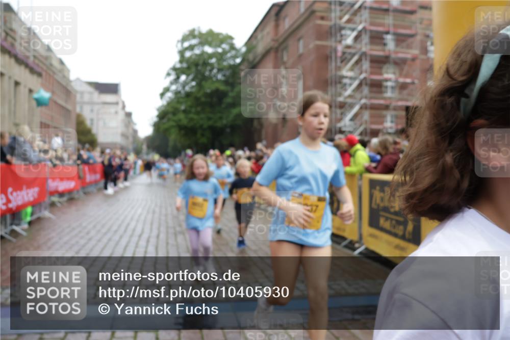 13.09.2026 - Kiel Lauf Yannick Fuchs http://msf.ph/oto/10405930 13.09.2026 08:58:06 Ziel 1462, 1791, 2908, 3567, 3891, 4025, 4995, 4999, 5005, 6350, 6984, 7026, 7031, 7574, 7576, 7812, 8674, 8675, 8682, 9085, 9097, 9372, 9490, 9582, 10350, 10427, 10566, 10757, 11142, 11144, 11638, 11673, 12216, 12357, 57, 160, 406, 689, 1051, 1520, 1714, 2326, 2439, 2964, 3020, 3359, 3375, 3691, 4182, 4185, 4321, 4382, 4383, 5006, 5093, 5219, 5244, 5666, 5733, 5762, 5765, 5895, 6056, 6459, 7058, 7547, 7604, 7608, 7609, 8668, 9062, 9324, 9579, 10876, 11356, 734 meine-sportfotos.de