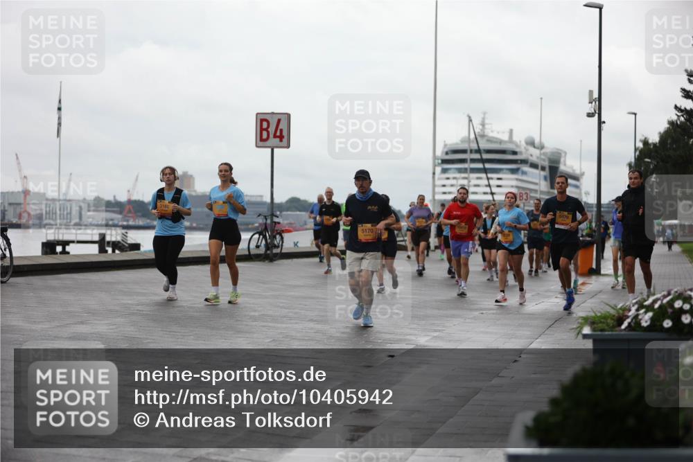 13.09.2026 - Kiel Lauf Andreas Tolksdorf http://msf.ph/oto/10405942 13.09.2026 11:07:38 Kiellinie 3166, 4, 5170, 1, 3, 5470 meine-sportfotos.de
