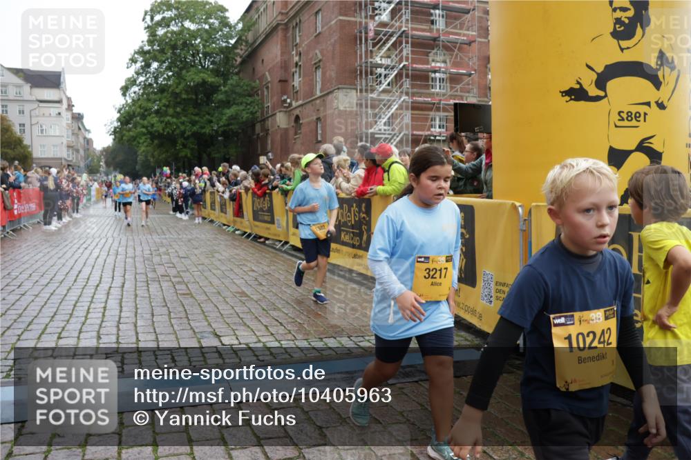 13.09.2026 - Kiel Lauf Yannick Fuchs http://msf.ph/oto/10405963 13.09.2026 08:58:08 Ziel 1462, 1791, 2908, 3567, 3891, 4025, 4491, 4995, 4999, 5005, 6246, 6350, 6428, 6984, 7026, 7031, 7574, 7576, 7812, 8674, 8675, 8682, 9097, 9372, 9490, 9585, 9622, 10350, 10427, 10566, 11142, 11638, 11673, 12216, 12357, 57, 406, 689, 1051, 1520, 1714, 2326, 2439, 2964, 3020, 3359, 3375, 3691, 4025, 4182, 4185, 4321, 4382, 4383, 5006, 5093, 5219, 5244, 5666, 5733, 5762, 5765, 5895, 6056, 7058, 7547, 7604, 7608, 7609, 8668, 8674, 8675, 9324, 9579, 11356, 734 meine-sportfotos.de