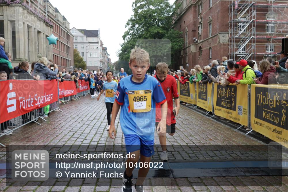 13.09.2026 - Kiel Lauf Yannick Fuchs http://msf.ph/oto/10406022 13.09.2026 08:58:16 Ziel 734, 1158, 2710, 2908, 3145, 3150, 3492, 3686, 4115, 4491, 4546, 4550, 4999, 5005, 6246, 6428, 6588, 7018, 7026, 7031, 7574, 7576, 8067, 9097, 9372, 9490, 9585, 9620, 9622, 9701, 10566, 10890, 10899, 10925, 11077, 11638, 11673, 12216, 12357, 57, 1462, 1520, 1791, 2326, 2964, 3020, 3359, 3375, 3567, 3691, 3891, 4025, 4182, 4185, 4321, 4995, 5093, 5219, 5244, 5666, 5733, 5895, 6056, 6350, 6984, 7058, 7574, 7604, 7608, 7609, 7812, 8668, 8674, 8675, 10566 meine-sportfotos.de