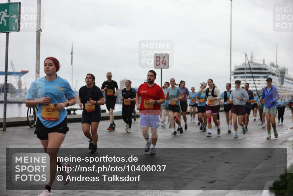 13.09.2026 - Kiel Lauf Andreas Tolksdorf http://msf.ph/oto/10406037 13.09.2026 11:07:43 Kiellinie 9239, 3983, 104, 4 meine-sportfotos.de
