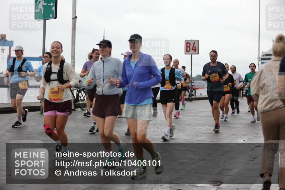 13.09.2026 - Kiel Lauf Andreas Tolksdorf http://msf.ph/oto/10406101 13.09.2026 11:07:48 Kiellinie 4487, 9902, 4, 3597, 4433 meine-sportfotos.de