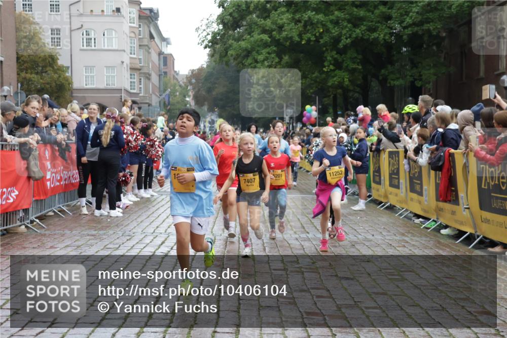 13.09.2026 - Kiel Lauf Yannick Fuchs http://msf.ph/oto/10406104 13.09.2026 08:58:25 Ziel 1158, 1188, 1382, 2710, 3145, 3150, 3217, 3492, 3686, 4115, 4546, 4622, 5908, 6588, 7018, 8067, 9620, 9701, 9852, 10242, 10890, 10925, 11077, 57, 734, 1462, 1791, 2326, 2710, 2908, 2964, 3020, 3567, 3891, 4025, 4185, 4491, 4550, 4995, 4999, 5005, 5093, 5666, 6056, 6246, 6350, 6428, 6984, 7026, 7031, 7574, 7576, 7812, 8674, 8675, 9097, 9372, 9490, 9585, 9622, 10566, 10899, 11638, 11673, 12216, 1348, 5201, 5536, 5537, 6573, 7407, 57, 3020, 5666, 5895, 7058 meine-sportfotos.de