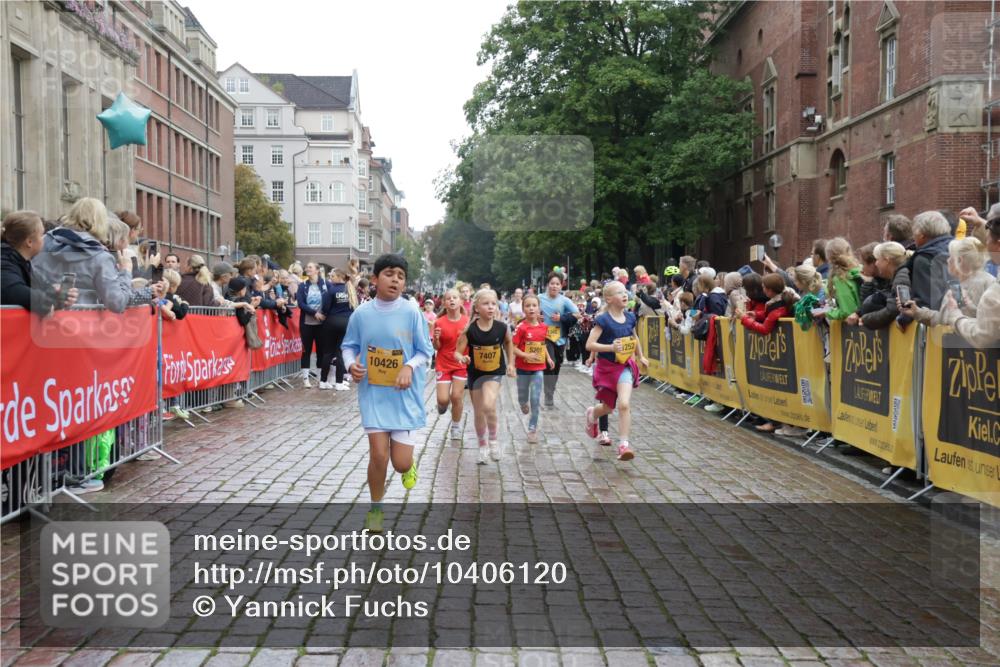 13.09.2026 - Kiel Lauf Yannick Fuchs http://msf.ph/oto/10406120 13.09.2026 08:58:25 Ziel 1158, 1188, 1382, 2710, 3145, 3150, 3217, 3492, 3686, 4115, 4546, 4622, 5908, 6588, 7018, 8067, 9620, 9701, 9852, 10242, 10890, 10925, 11077, 57, 734, 1462, 1791, 2326, 2710, 2908, 2964, 3020, 3567, 3891, 4025, 4185, 4491, 4550, 4995, 4999, 5005, 5093, 5666, 6056, 6246, 6350, 6428, 6984, 7026, 7031, 7574, 7576, 7812, 8674, 8675, 9097, 9372, 9490, 9585, 9622, 10566, 10899, 11638, 11673, 12216, 1348, 5201, 5536, 5537, 6573, 7407, 57, 3020, 5666, 5895, 7058 meine-sportfotos.de