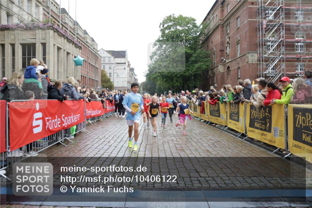 13.09.2026 - Kiel Lauf Yannick Fuchs http://msf.ph/oto/10406122 13.09.2026 08:58:26 Ziel 1158, 1188, 1382, 3145, 3150, 3217, 3492, 3686, 4115, 4546, 4622, 4965, 5908, 6588, 7018, 8067, 9620, 9701, 9852, 10242, 10890, 10925, 11077, 57, 734, 1462, 1791, 2326, 2710, 2908, 2964, 3145, 3150, 3567, 3891, 4025, 4185, 4491, 4550, 4995, 4999, 5005, 5093, 6056, 6246, 6350, 6428, 6984, 7026, 7031, 7574, 7576, 7812, 8674, 8675, 9097, 9372, 9490, 9585, 9622, 10566, 10899, 11077, 11638, 11673, 12216, 27, 339, 1348, 5201, 5536, 5537, 6573, 7407, 57, 3020, 5666, 5895, 7058 meine-sportfotos.de