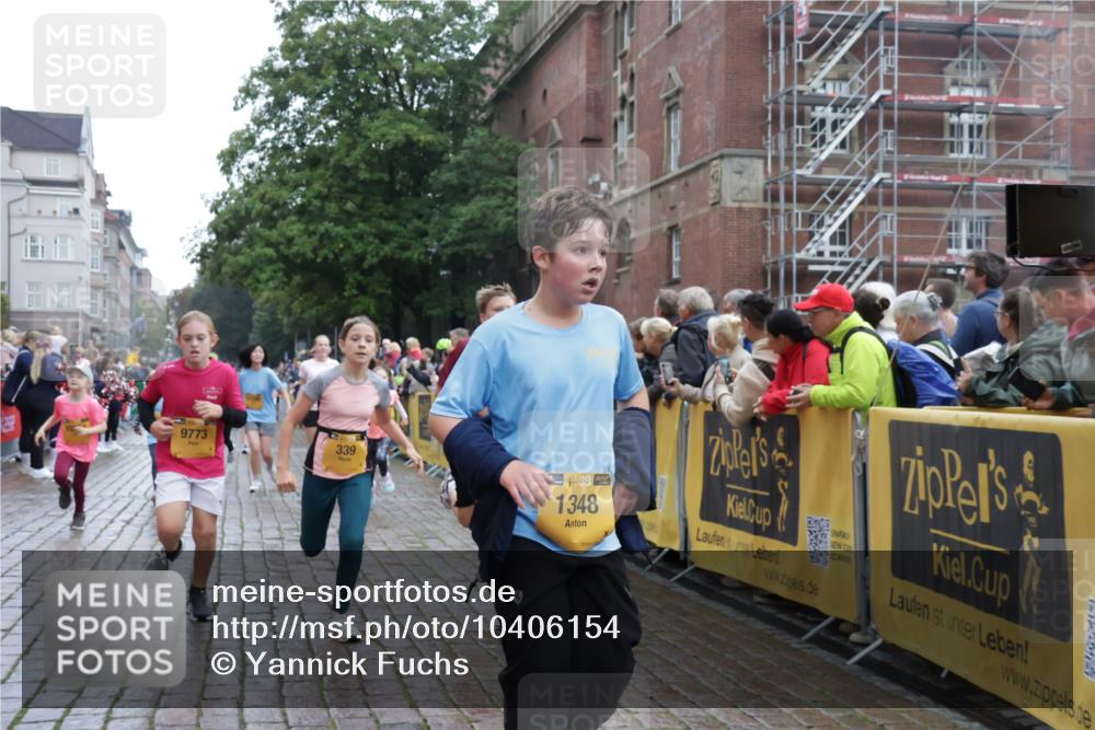 13.09.2026 - Kiel Lauf Yannick Fuchs http://msf.ph/oto/10406154 13.09.2026 08:58:29 Ziel 1158, 1188, 1382, 3217, 3686, 4115, 4546, 4622, 4965, 5908, 8067, 8354, 9620, 9852, 10242, 10925, 734, 1462, 1791, 2710, 2908, 2964, 3145, 3150, 3492, 3567, 3891, 4025, 4491, 4546, 4550, 4995, 4999, 5005, 6246, 6350, 6428, 6588, 6984, 7018, 7026, 7031, 7574, 7576, 7812, 8674, 8675, 9097, 9372, 9490, 9585, 9620, 9622, 9701, 10566, 10890, 10899, 11077, 11638, 11673, 12216, 27, 339, 1119, 1348, 5201, 5536, 5537, 6151, 6573, 7407, 57, 3020, 5666, 5895, 7058 meine-sportfotos.de