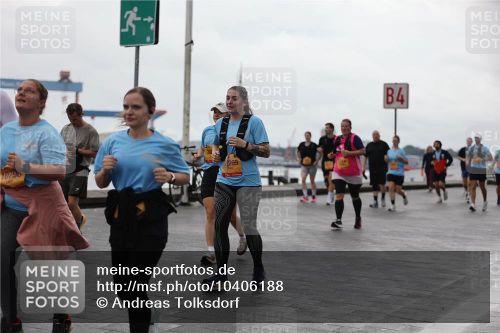 13.09.2026 - Kiel Lauf Andreas Tolksdorf http://msf.ph/oto/10406188 13.09.2026 11:07:55 Kiellinie 10796, 2269, 4 meine-sportfotos.de
