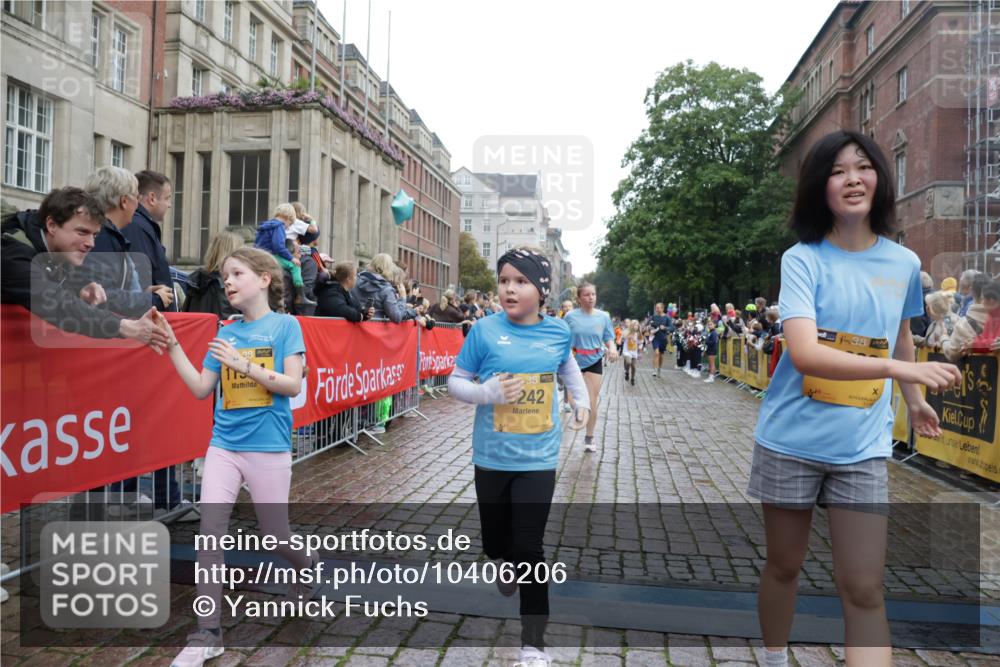 13.09.2026 - Kiel Lauf Yannick Fuchs http://msf.ph/oto/10406206 13.09.2026 08:58:34 Ziel 515, 1188, 1382, 2100, 3217, 4965, 5092, 5200, 5908, 7022, 8354, 11430, 11783, 734, 1158, 1462, 1791, 2710, 2908, 3145, 3150, 3217, 3492, 3567, 3686, 3891, 4115, 4491, 4546, 4550, 4622, 4995, 4999, 5005, 6246, 6350, 6428, 6588, 6984, 7018, 7026, 7031, 7574, 7576, 7812, 8067, 9097, 9372, 9490, 9585, 9620, 9622, 9701, 9852, 10242, 10566, 10890, 10899, 10925, 11077, 11638, 11673, 12216, 27, 339, 1119, 1348, 3242, 5201, 5536, 5537, 6151, 6573, 6896, 7407, 57 meine-sportfotos.de